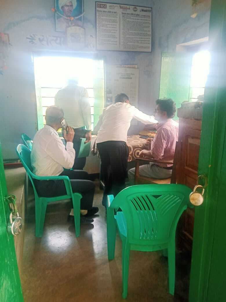 राज्यस्तरीय निगरानी टीम ने विद्यालयों का किया निरीक्षण