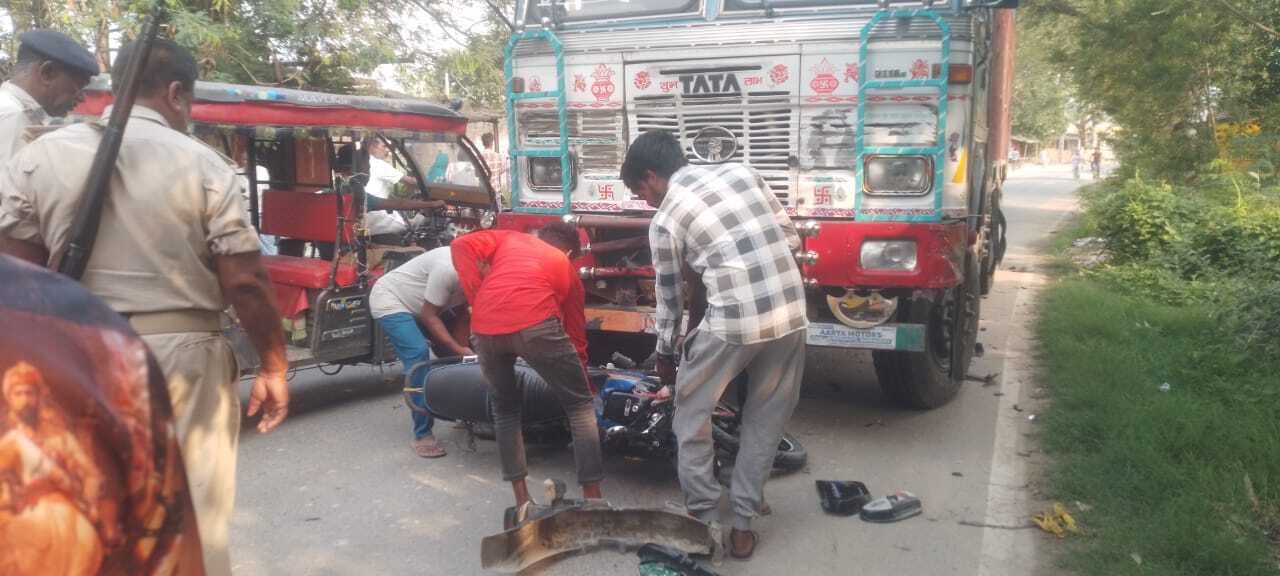 Samastipur News:ट्रक की ठोकर से बाइक सवार युवक की मौत, सड़क जाम