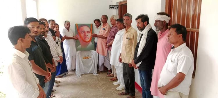 आधुनिक भारत के जनक थे स्व राजीव गांधीः डॉ तारानंद सादा