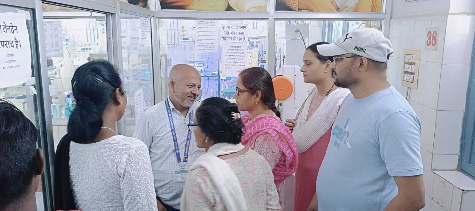 झाड़ी के पास फेंकी मिली नवजात, एसएनसीयू में भर्ती