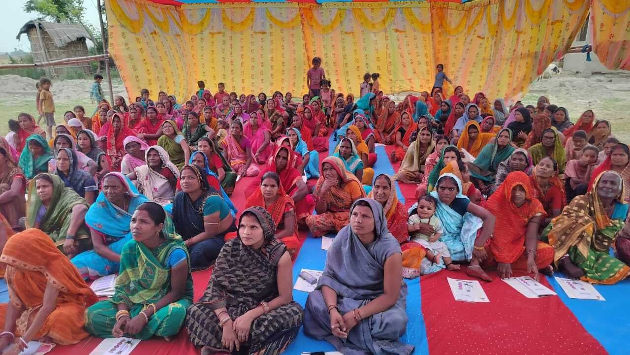 संवाद कार्यक्रमों में मुखर हो रही महिलाएं