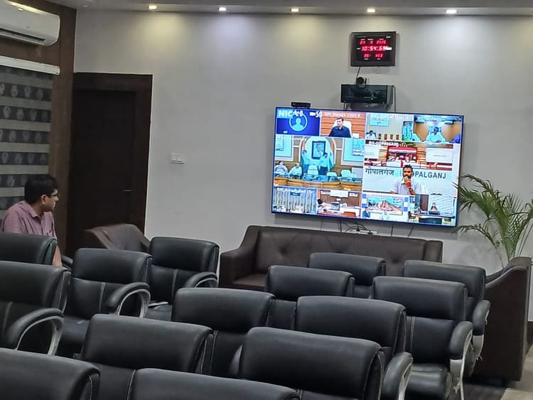 प्रगति यात्रा के दौरान हुई घोषणाएं धरातल पर नहीं उतरीं