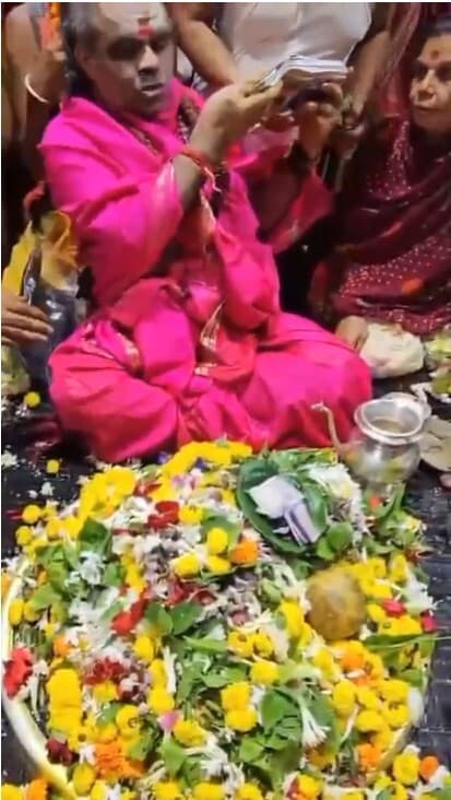 Deoghar news : हृदयपीठ पंचांग का गर्भगृह में लोकार्पण, नवनिर्वाचित कार्यकारिणी की सूची भी जारी