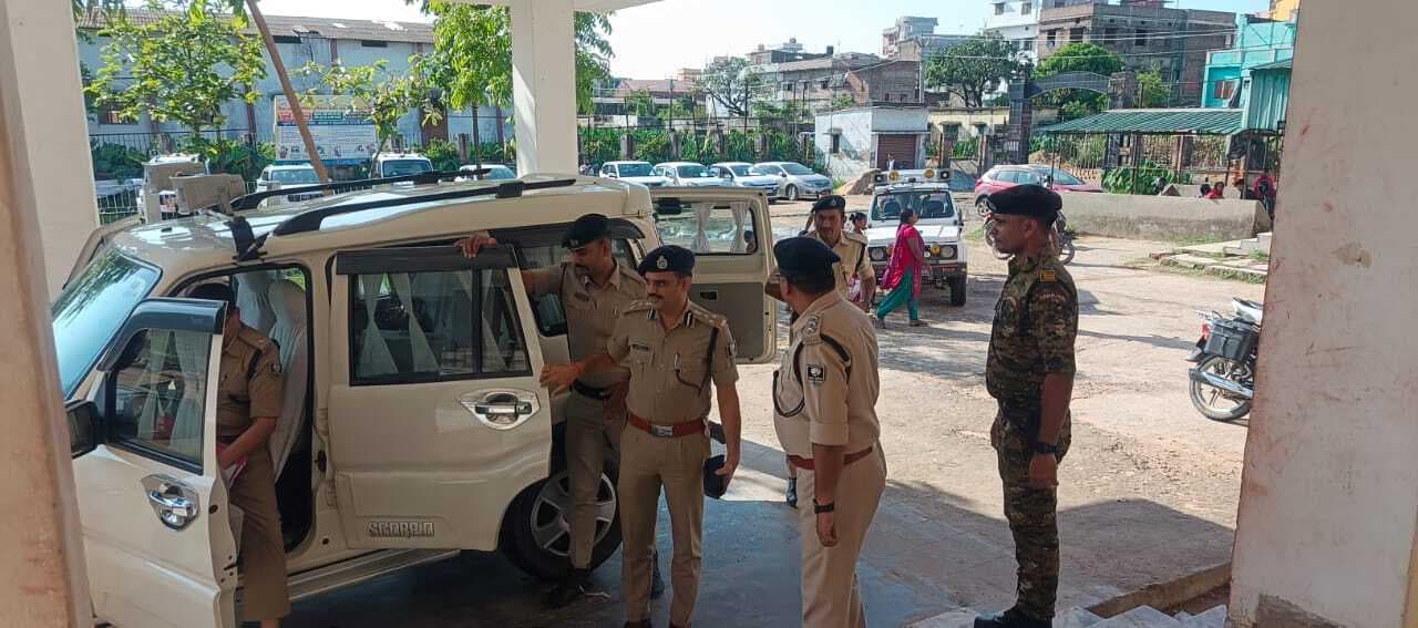 Motihari : रक्सौल पहुंचे डीआइजी, की शीर्ष मामलों की समीक्षा