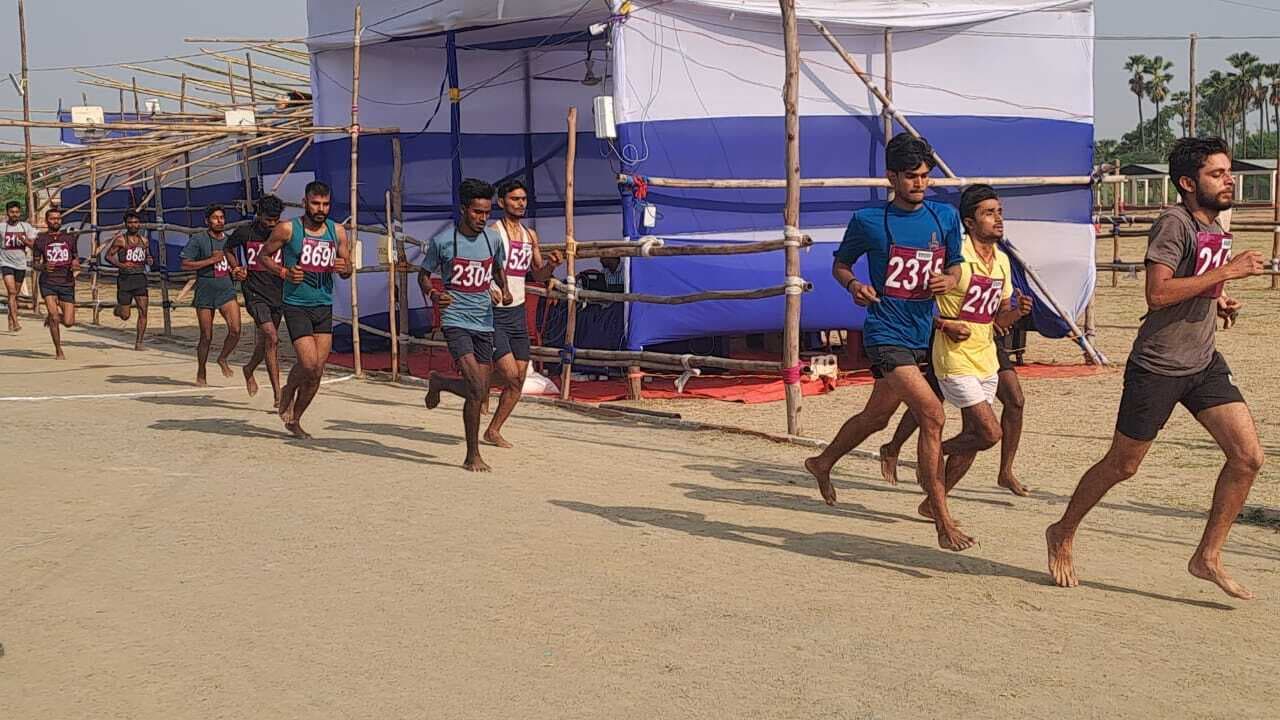 Gaya News : होमगार्ड की बहाली में पहले दिन 483 हुए शामिल, 143 हुए पास