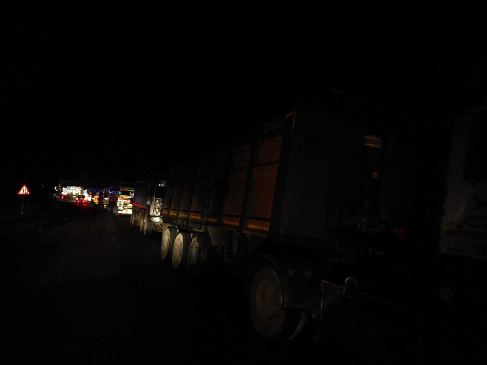 दुमका में घंटे भर की आंधी-बारिश ने मचायी तबाही, जगह-जगह पेड़-पोल गिरे