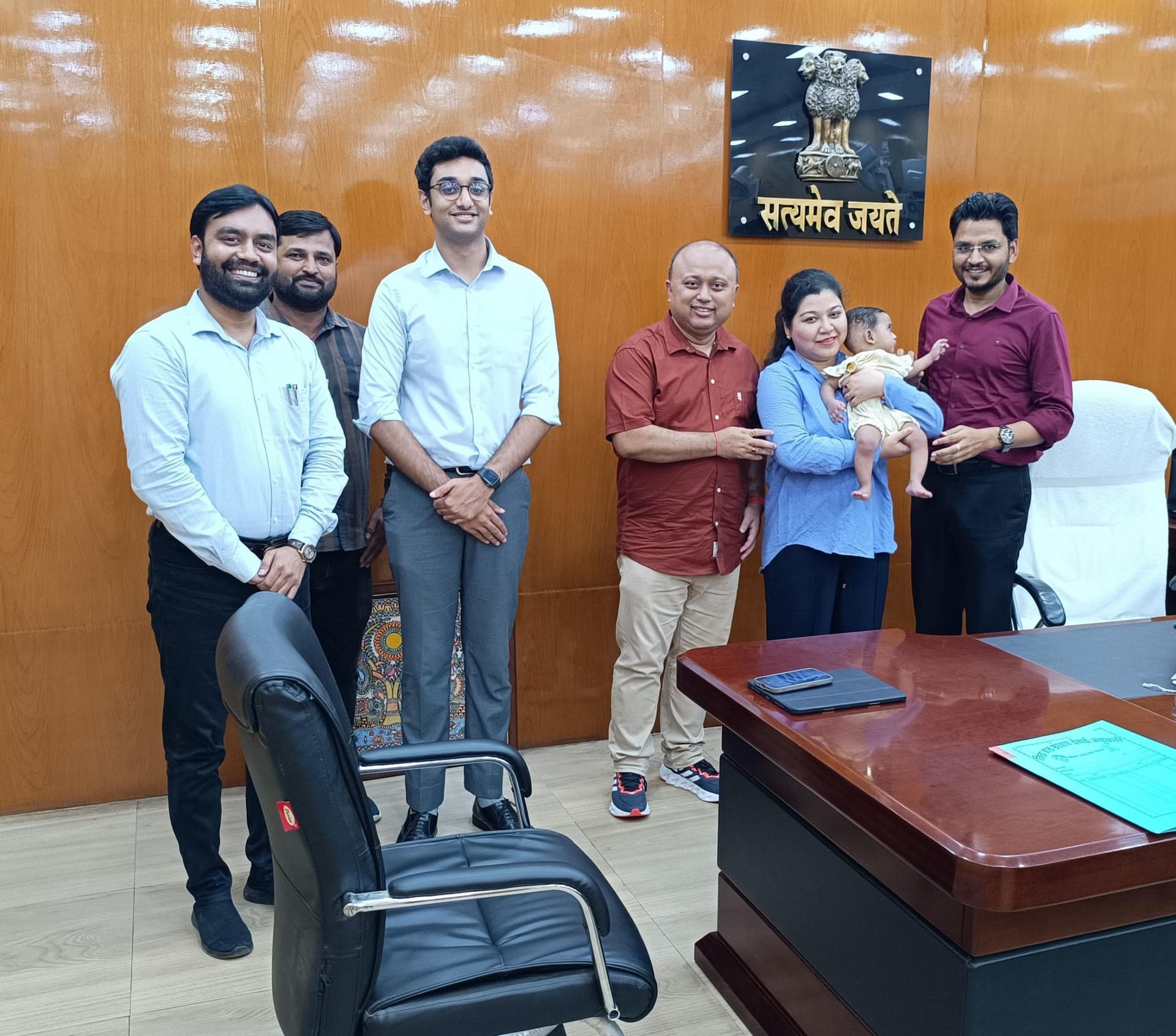 Madhubani News : मधुबनी में मासूम को मिला नया परिवार, दुबई से बच्चा गोद लेने पहुंचे दंपति