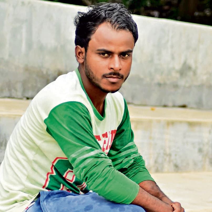 Seraikela News : बीरबांस गांव के युवक का रेलवे ट्रैक पर मिला शव,  हत्या की आशंका