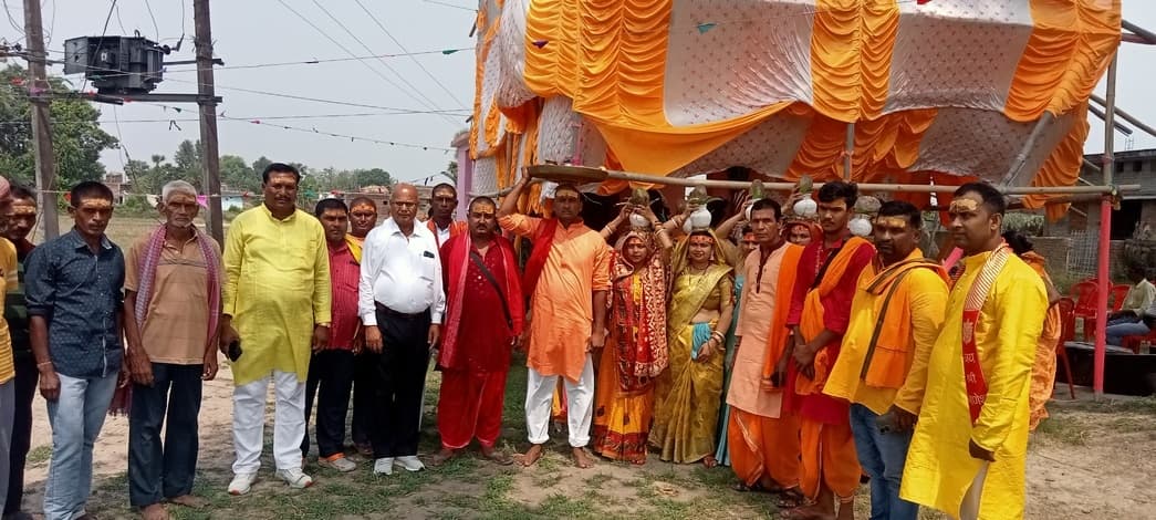 बजरंगबली मंदिर की प्राण प्रतिष्ठा को लेकर निकली शोभायात्रा