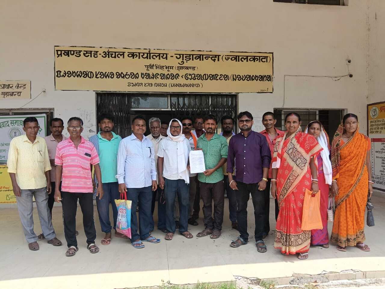 East Singhbhum News : 15 दिनों में तीन माह का राशन वितरण संभव नहीं, समय मिले