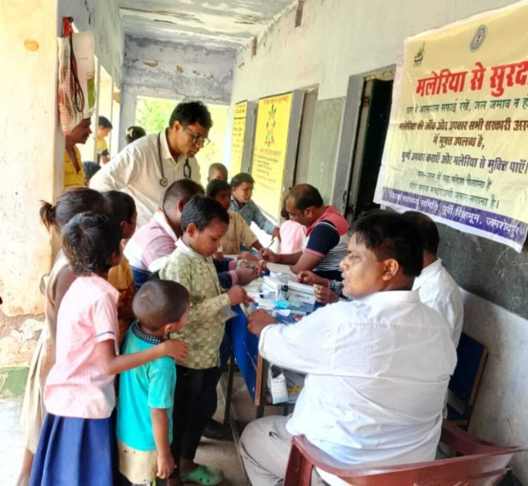 East Singhbhum News : किताकोचा में मलेरिया से पीड़ित मिले 13 ग्रामीण, अधिकतर दिनचर्या में थे व्यस्त