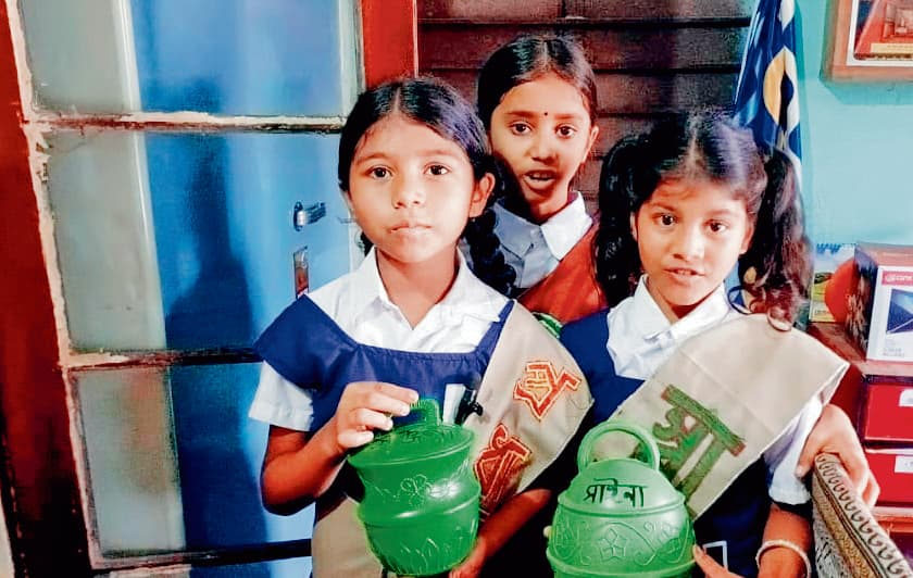 सरकारी स्कूल बना बच्चों का बैंक, अस्पताल व ऑडिटोरियम से लैस मॉडल परिसर