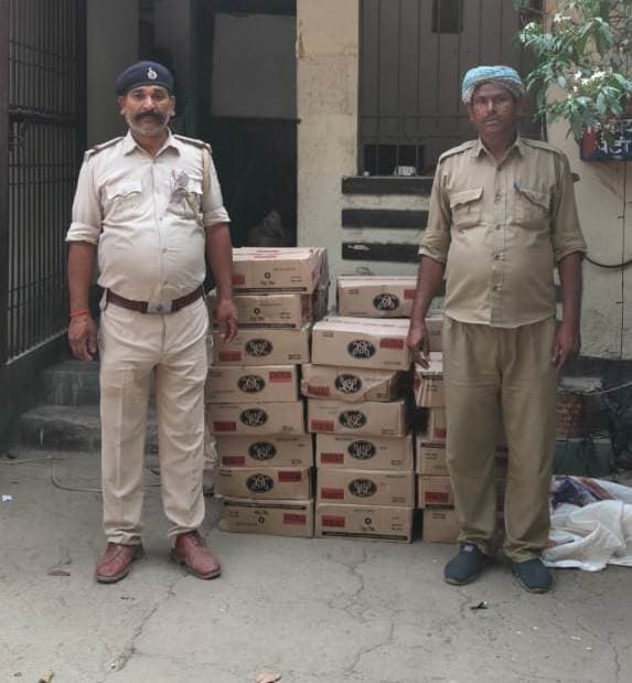 Saran News : बगीचे से 348 लीटर देसी शराब व दो कार्टन बीयर बरामद, धंधेबाज फरार