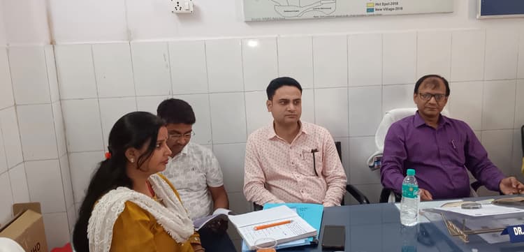 Saran News : आशा कार्यकर्ताओं की बहाली को लेकर हुई बैठक