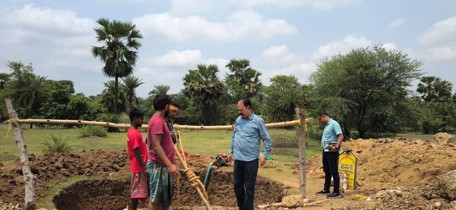 बीडीओ ने विकास योजनाओं का लिया जायजा