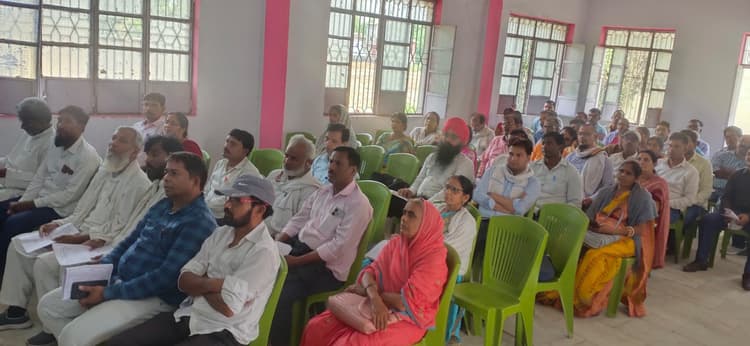 त्रुटि से मुक्त मतदाता सूची बनाने के लिए बीएलओ को मिली ट्रेनिंग