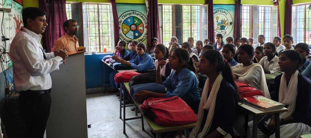 जिम्मेदार वित्तीय व्यवहार सीखने के लिए छात्र-छात्राओं को किया गया जागरूक, अनुग्रह स्मारक उच्चतर माध्यमिक विद्यालय, सिरसा में लगा कैंप