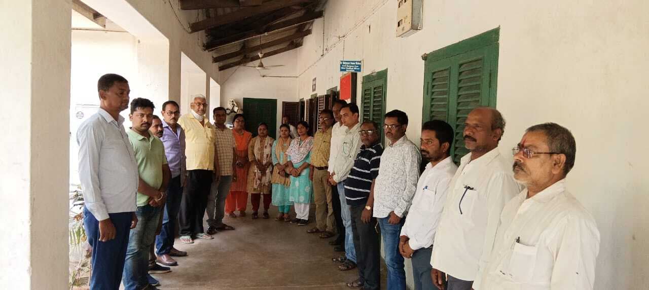 एएनएम कर्मिला कुल्लू के आकस्मिक निधन पर सीएस की अध्यक्षता में हुई शोकसभा