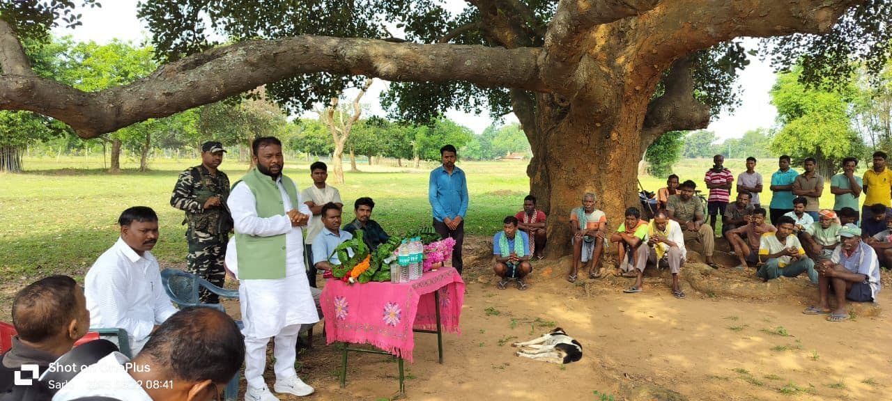 विधायक ने ग्रामीणों की सुनी समस्याएं, समाधान का दिया आश्वासन