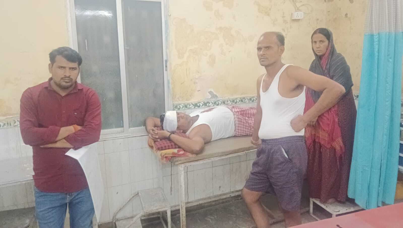 बाइक सवार बदमाशों ने व्यवसायी से डेढ़ लाख रुपये लूटे, विरोध पर घोंपा चाकू