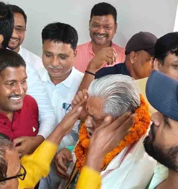 पैक्स प्रबंधकों ने सहकारिता मंत्री से मिलकर रखी अपनी मांगें