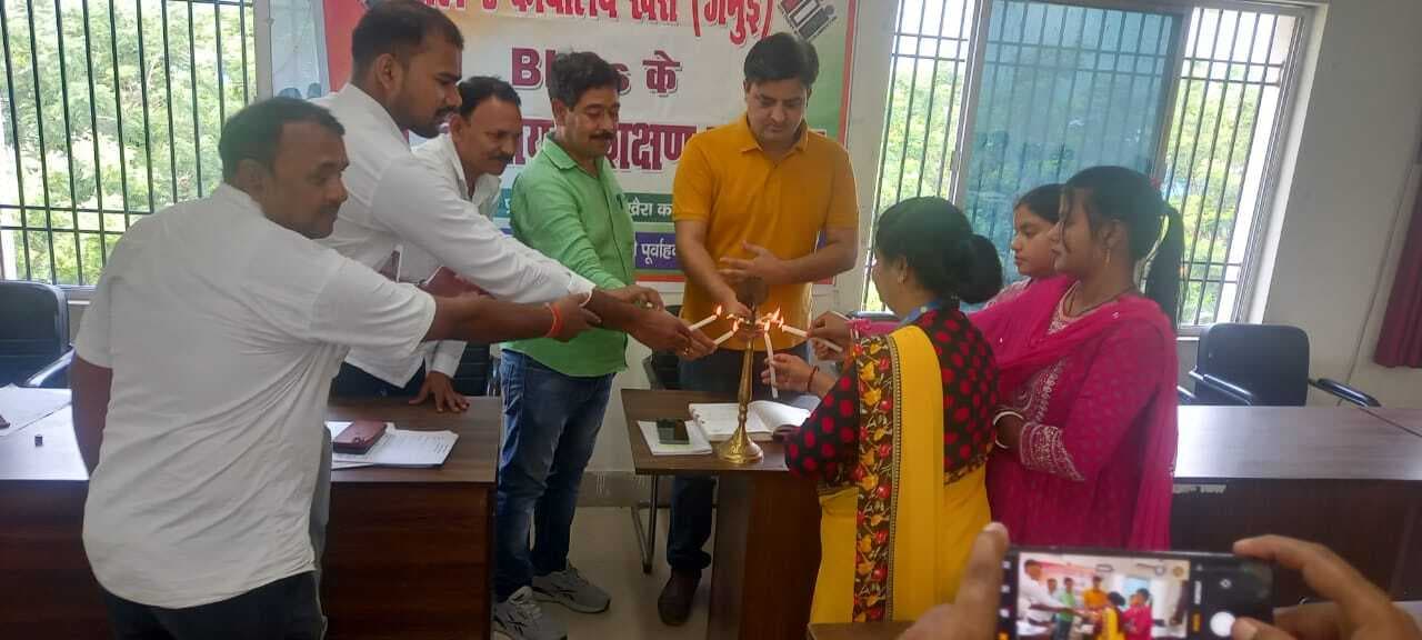 नये वोटरों का नाम मतदाता सूची में शामिल करें बीएलओ – बीडीओ