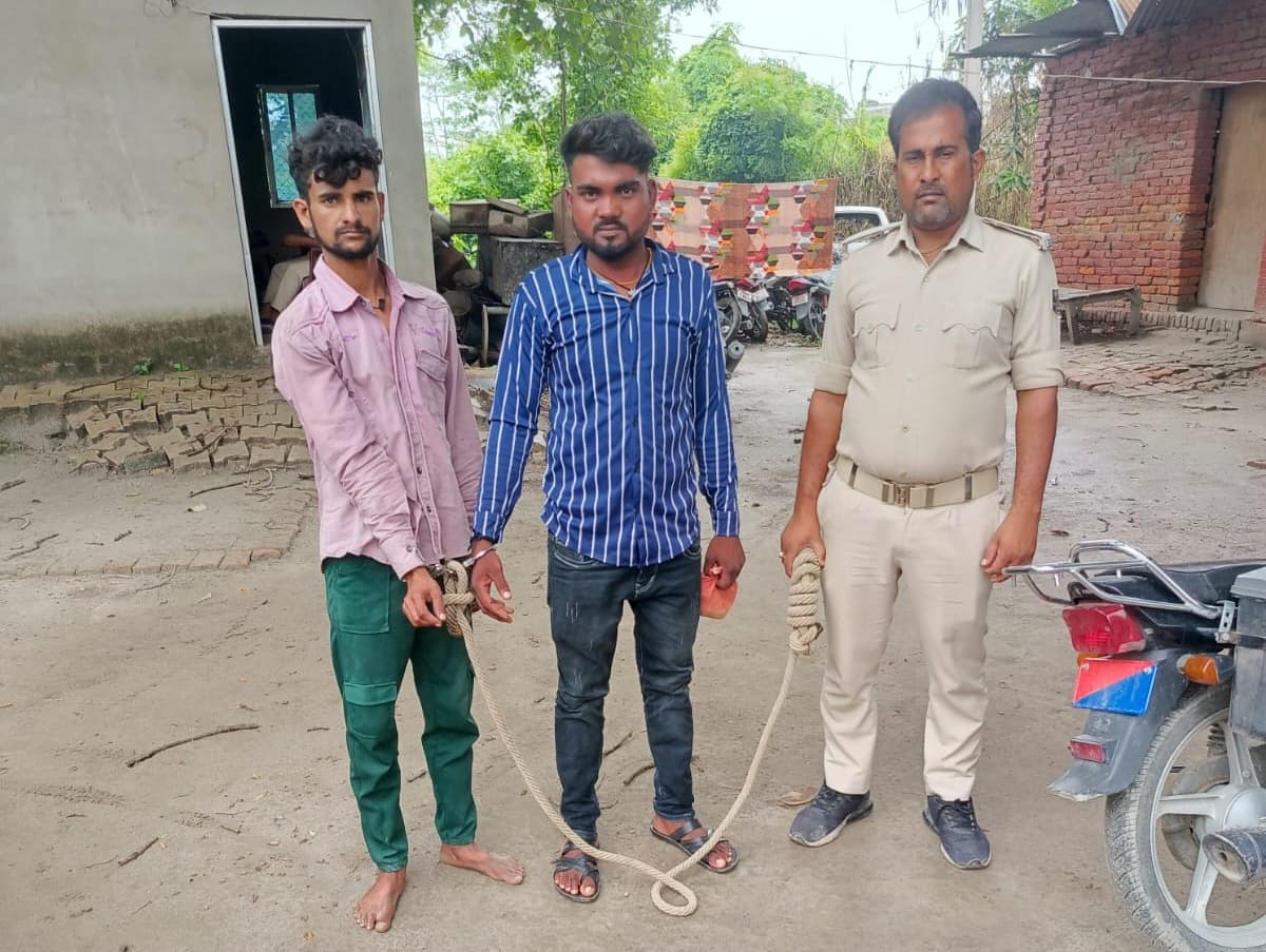 यूपी से शराब पीकर चले दो युवक विश्वंभरपुर में धराये