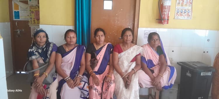 Samastipur News:आशा ने टीकाकरण व ओपीडी किया बाधित