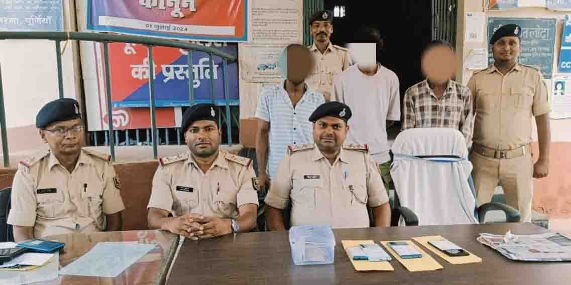 कार से 102 ग्राम स्मैक बरामद, तीन तस्कर गिरफ्तार