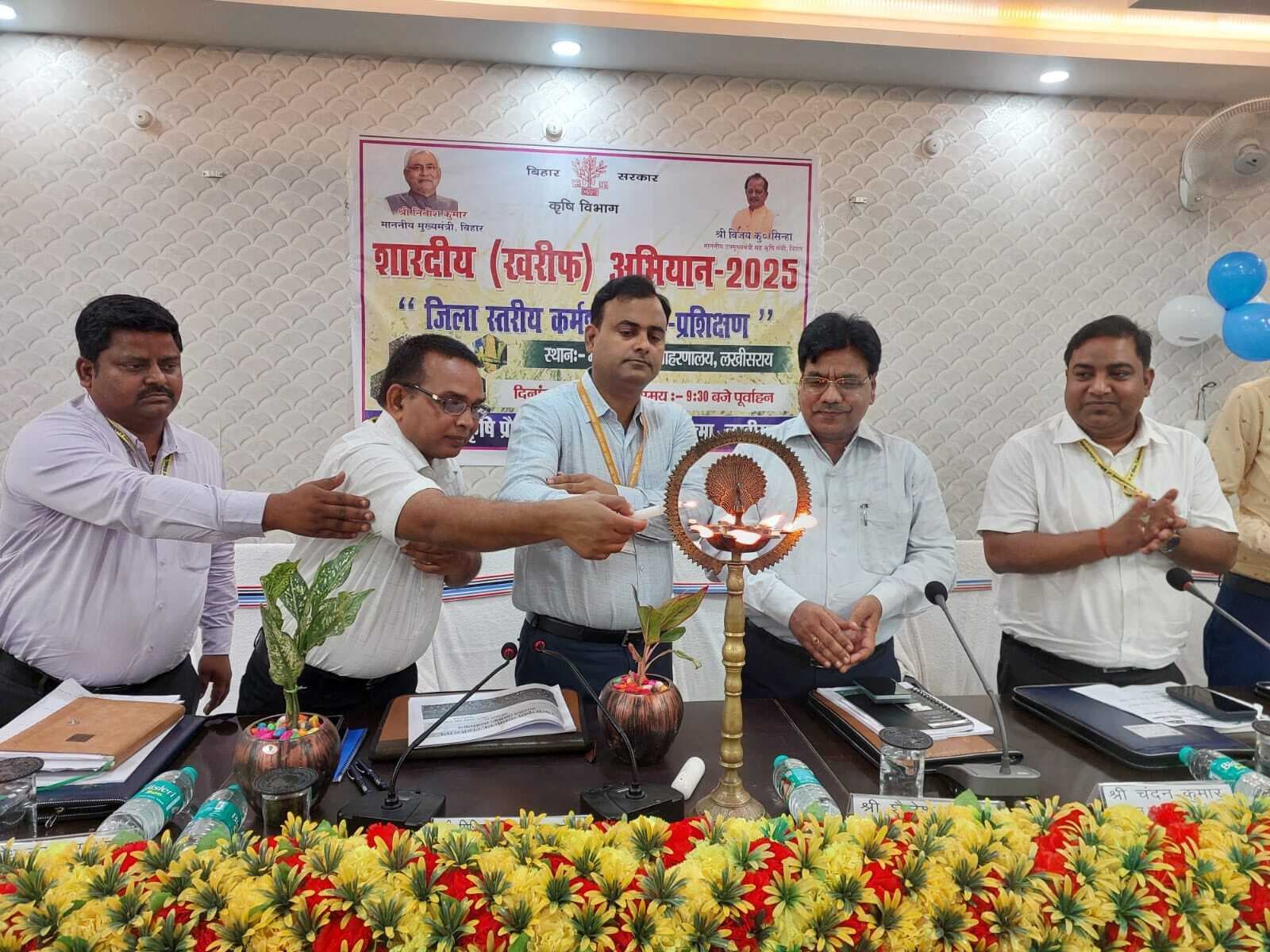 किसानों का आय बढ़ाने के लिए किया जायेगा हर संभव प्रयास : डीएम