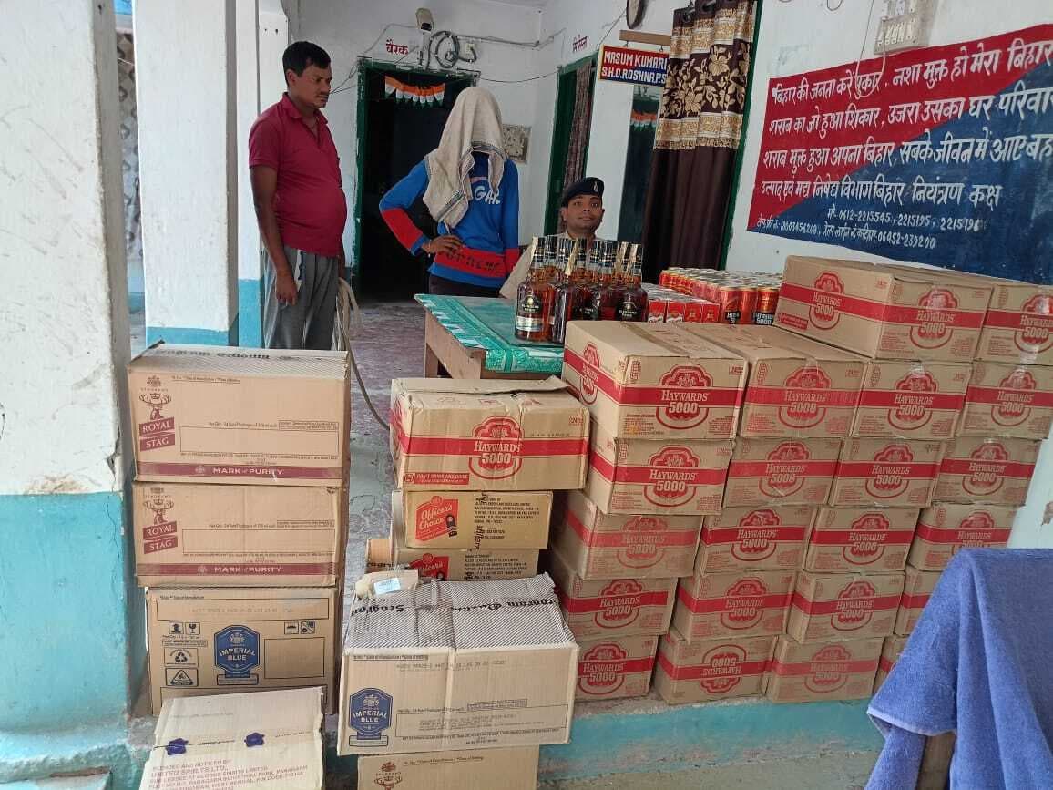 वाहन से 408.42 लीटर शराब के साथ चालक तस्कर गिरफ्तार