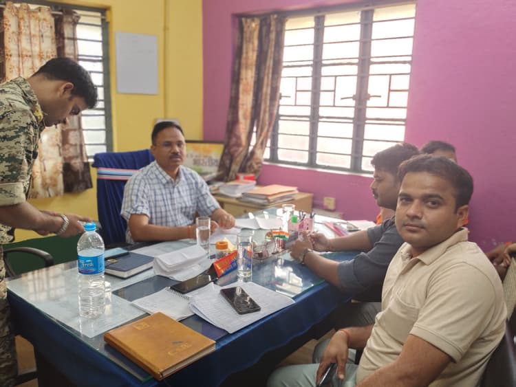 अपने केसों के फरार अभियुक्तों को गिरफ्तार करें आइओ: डीएसपी