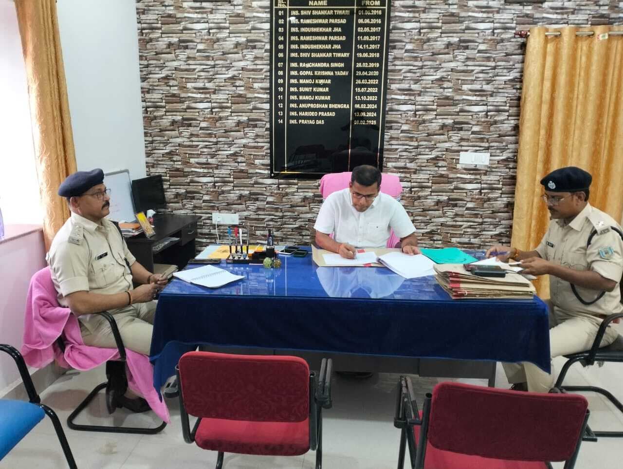 एसपी ने नगर थाने का किया औचक निरीक्षण