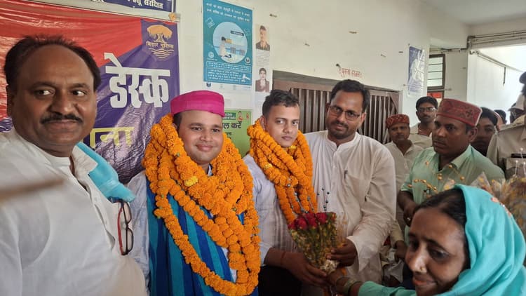 स्थानांतरित थानाध्यक्ष को दी विदाई व नये का हुआ स्वागत