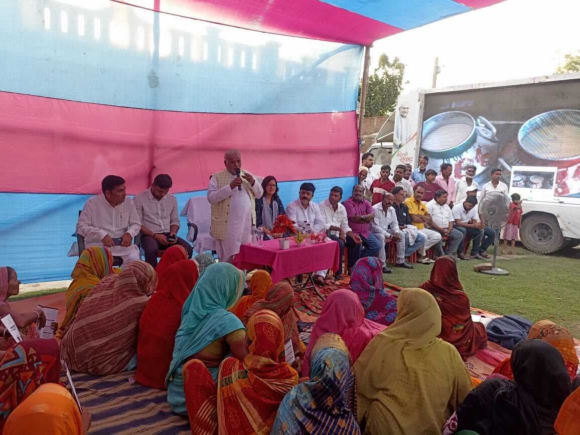 मंत्री ने महिला संवाद कार्यक्रम को किया संबोधित