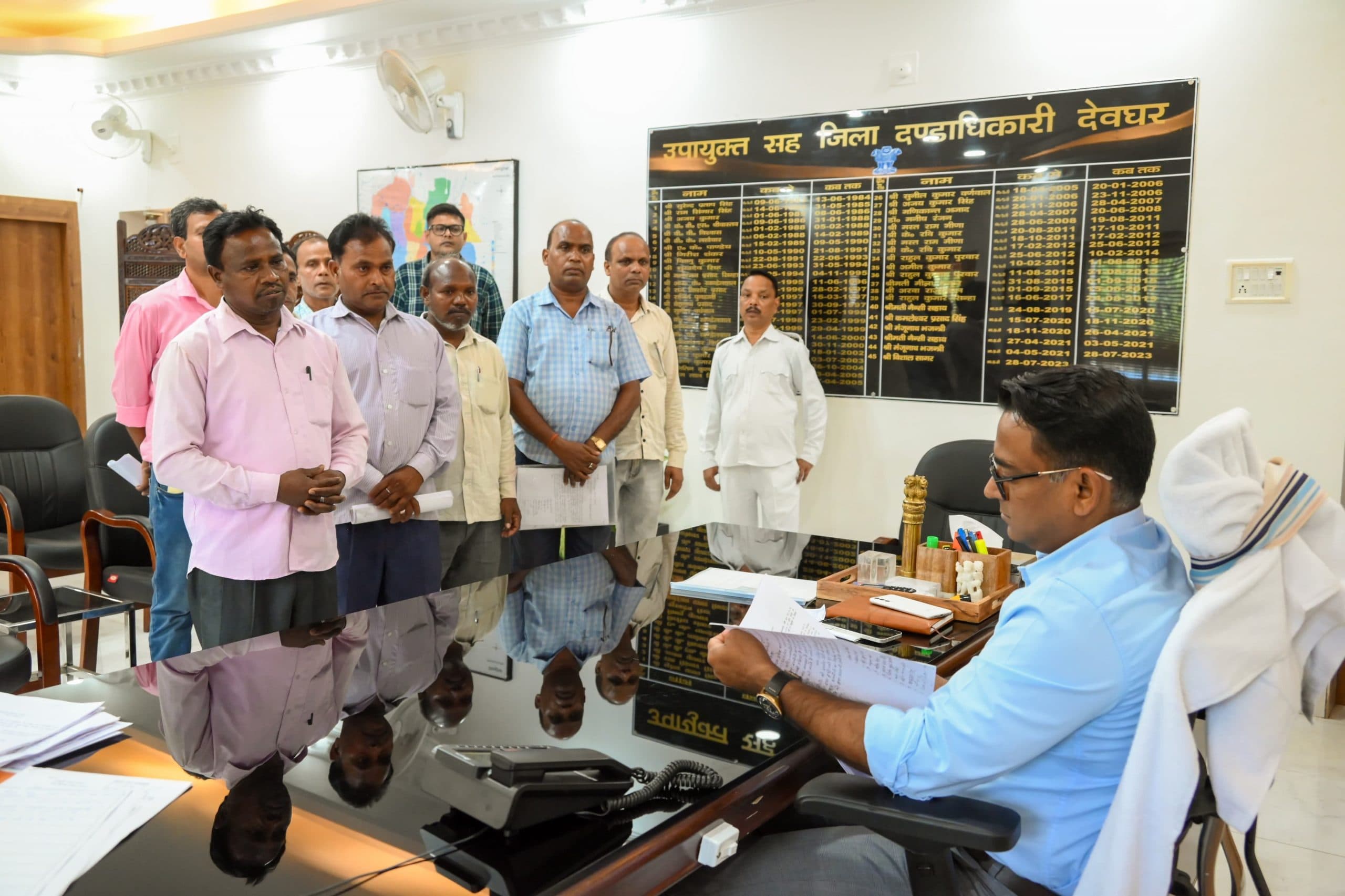 Deoghar news : डीसी ने समस्याओं का ऑन द स्पॉट किया समाधान, कई की भौतिक जांच के बाद निष्पादन का मिला आश्वासन