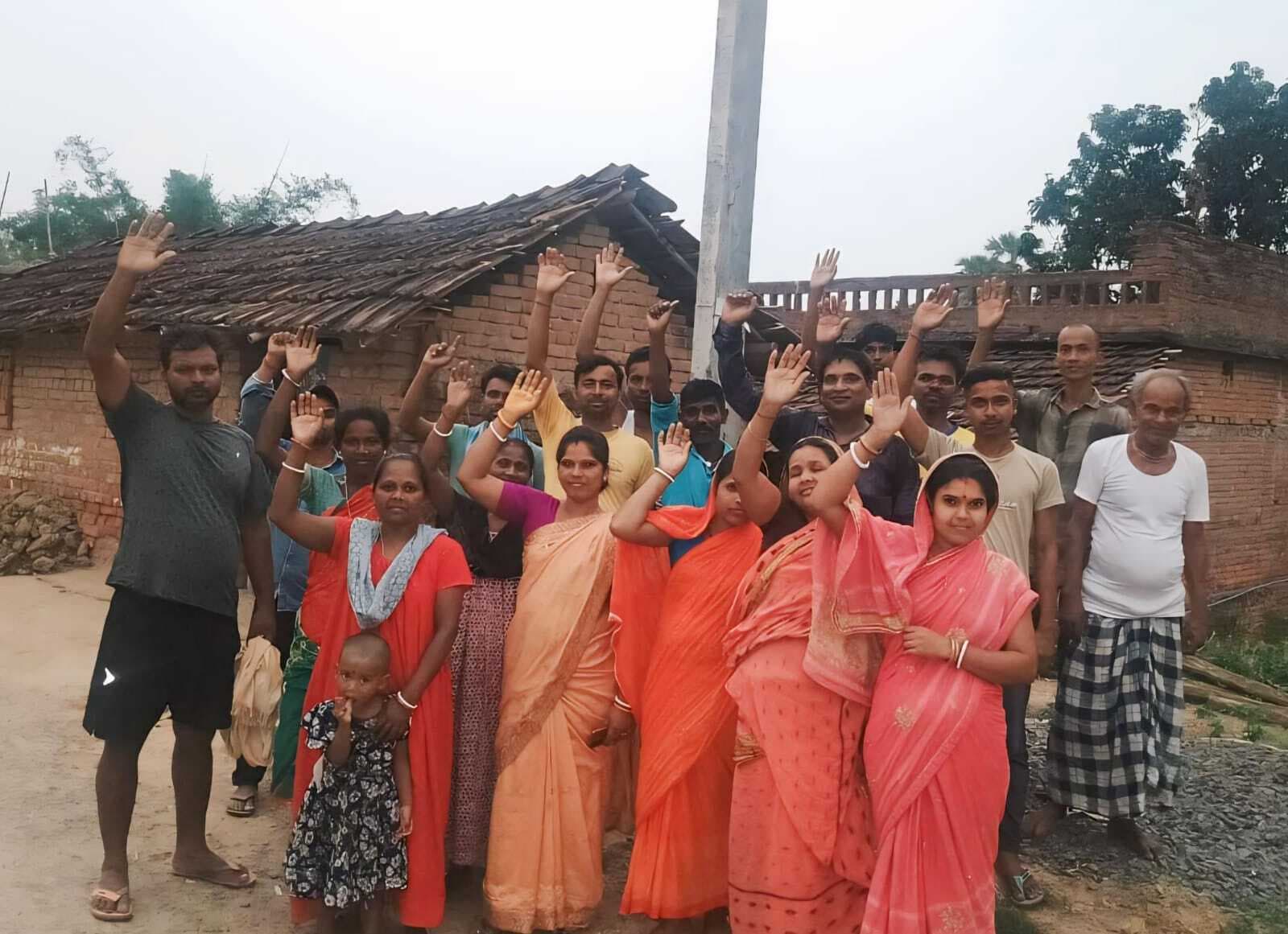 बिहार के समय से चल रहा पुराना ट्रांसफॉर्मर, लोड शेडिंग ने लोग परेशान