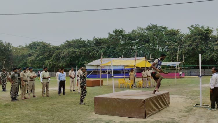 hajipur news. होमगार्ड शारीरिक दक्षता परीक्षा के तीसरे दिन 152 अभ्यर्थी सफल