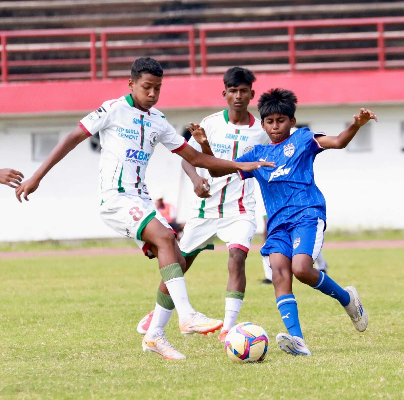 Aiff u15 junior football league quarter final:  बेंगलुरु एफसी व ईस्ट बंगाल जूनियर लीग के सेमीफाइनल में