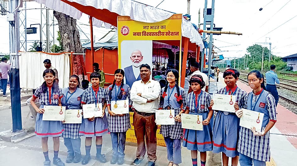 आसनसोल मंडल : चित्रांकन व निबंध प्रतियोगिता के विजेता प्रतिभागी पुरस्कृत