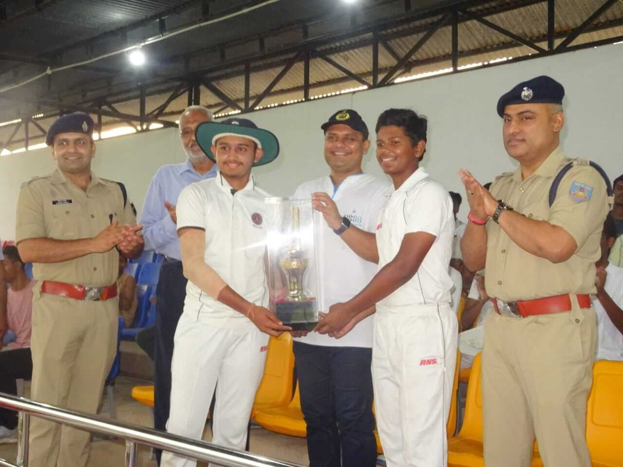 Chaibasa News : बारिश से मैच बाधित, डीएवी चाईबासा और संत जेवियर्स बने संयुक्त विजेता