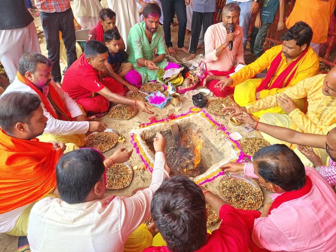 Madhubani News : नवाह संकीर्तन महायज्ञ का हुआ समापन