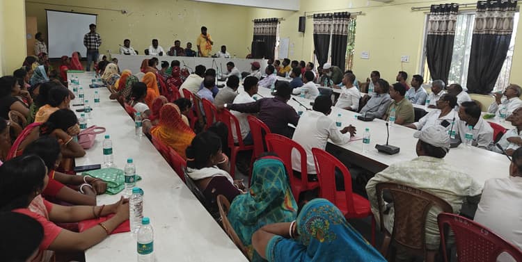 Bokaro News : जून में हीं करे तीन माह के राशन का वितरण : सीओ