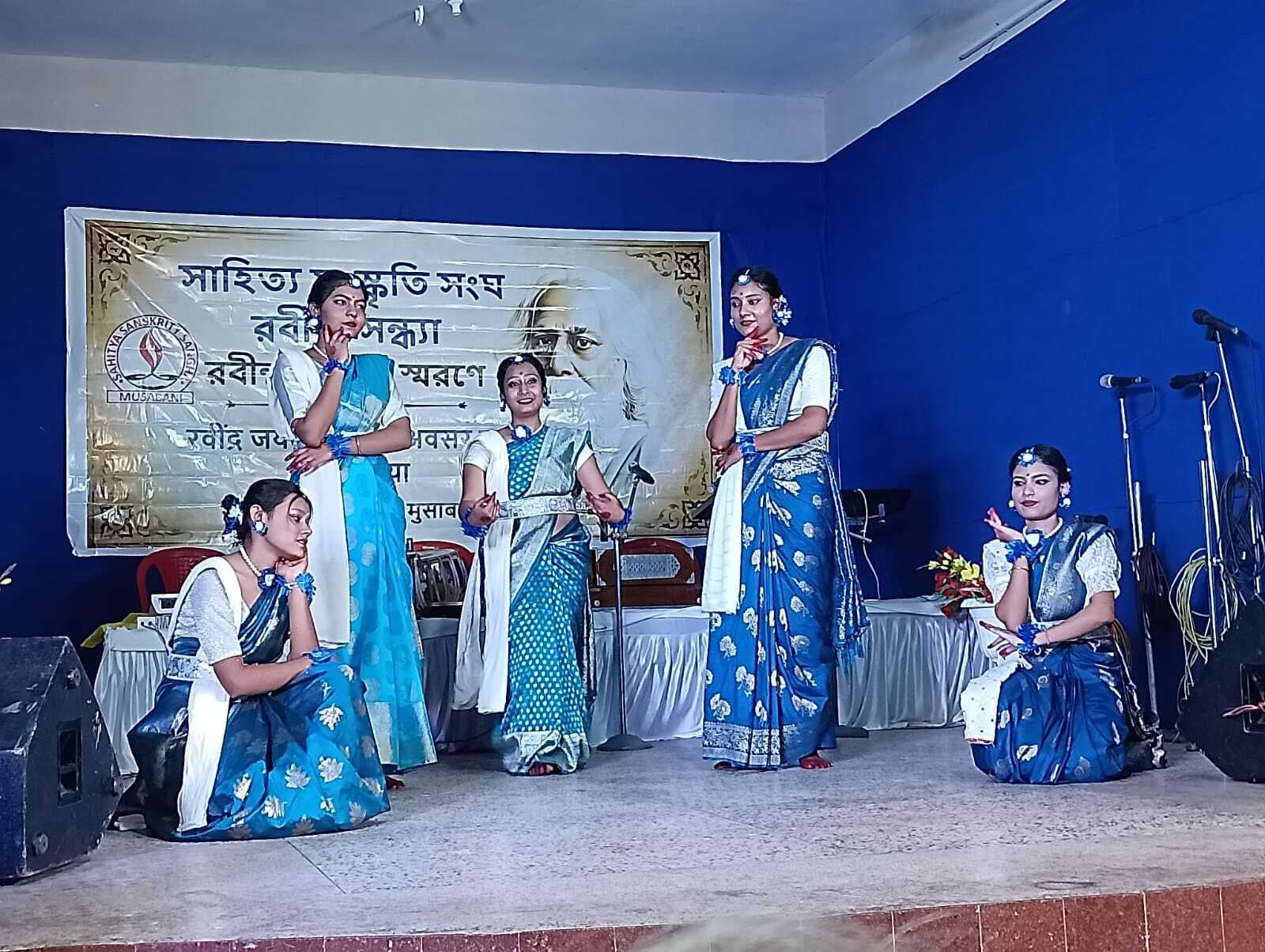 East Singhbhum News : समाज को दिशा दे रही कविगुरु की विचारधारा : वीरेंद्रनाथ