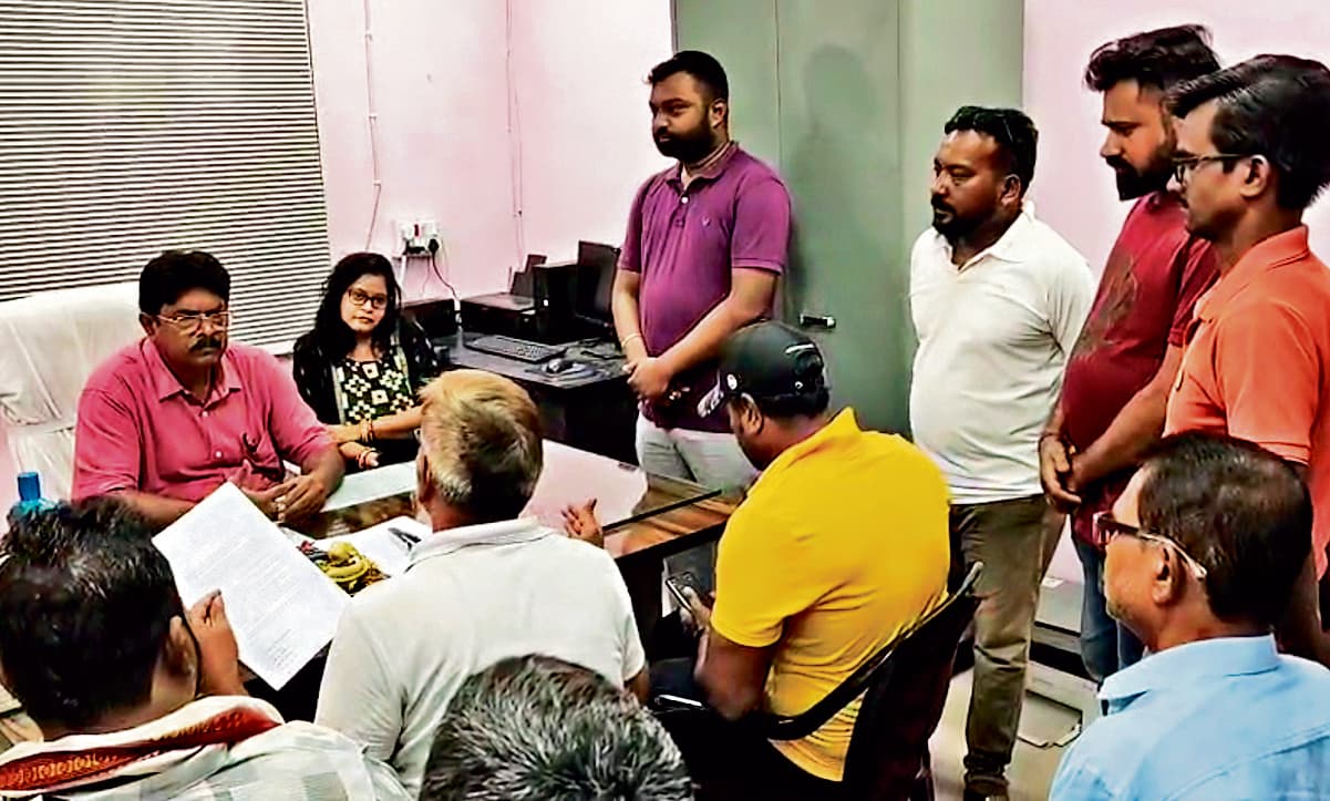 Rourkela News: बंडामुंडा के निवासियों ने एनएच-320डी की चौड़ाई घटाने या डायवर्ट करने की मांग की