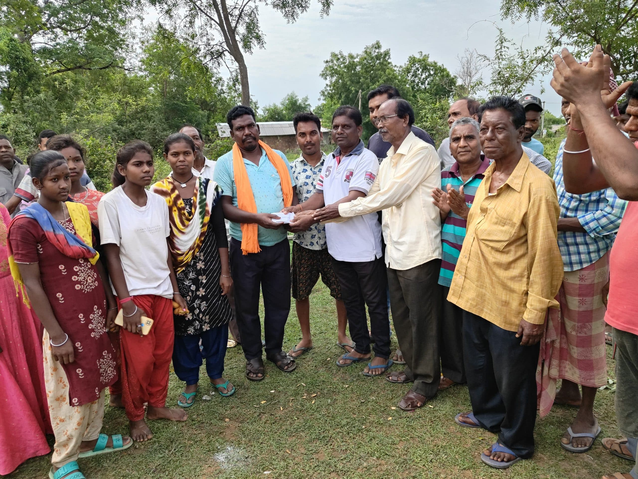 East Singhbhum News : महिला कलाकारों ने छऊ नृत्य कर लूटी वाहवाही