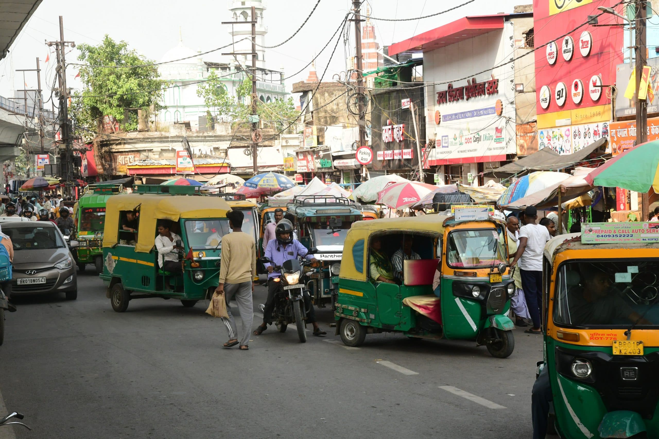 Patna News : मल्टी मॉडल हब के बदले जीपीओ गोलंबर से चढ़ाने-उतारने लगे सवारी
