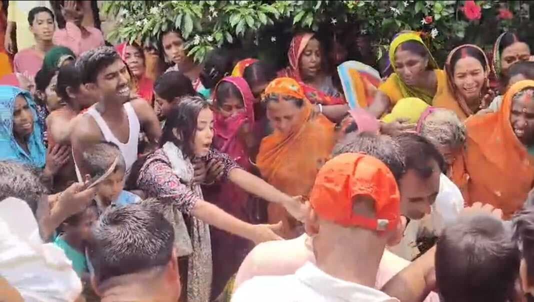 Motihari: किसान की सड़क हादसे में मौत के बाद घर पहुंचा शव