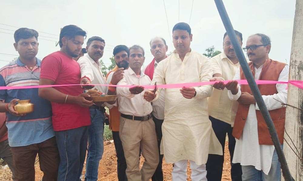 नावाडीह गांव में लगा ट्रांसफार्मर, बिजली आपूर्ति बहाल