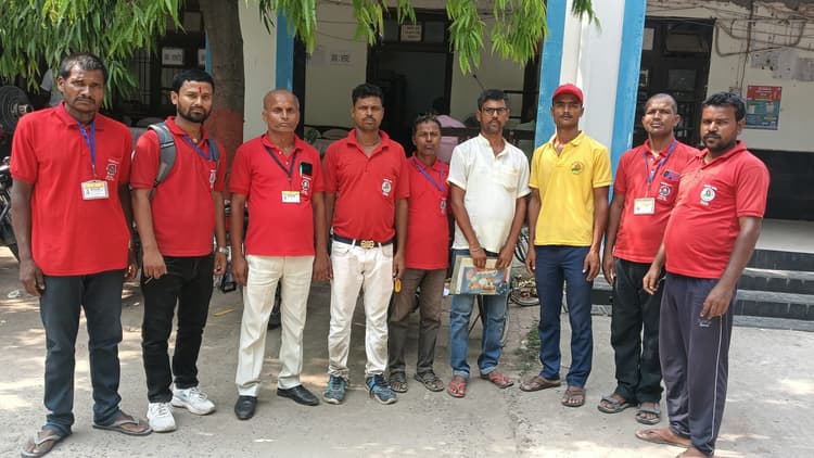 आपदा मित्रों व सखियों को सरकारी आपदा कर्मचारी घोषित करें